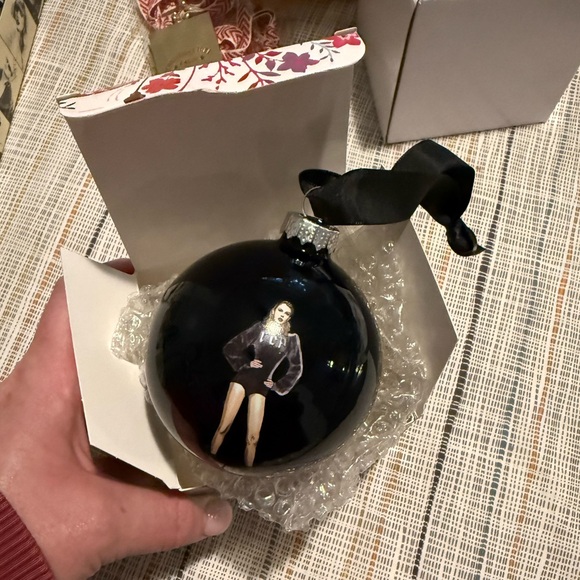 Taylor Swift Eras Ball Ornament #6 Reputation - Picture 1 of 3